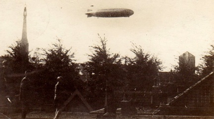 Zeppelin boven de Heereweg